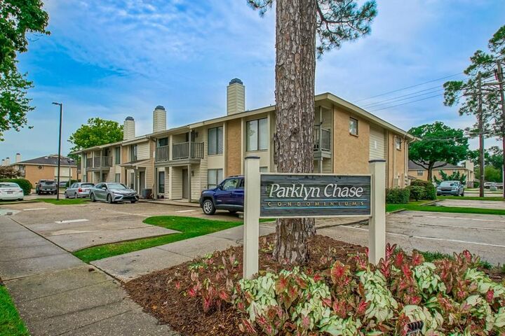 Property Photo:  5110 Buttercreek Lane 6  LA 70809 