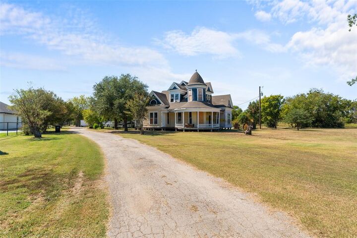 Property Photo:  1724 Zagota Crossing Road  TX 75161 