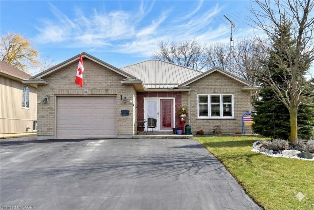 Property Photo:  34 Davis Street  ON N0A 1J0 