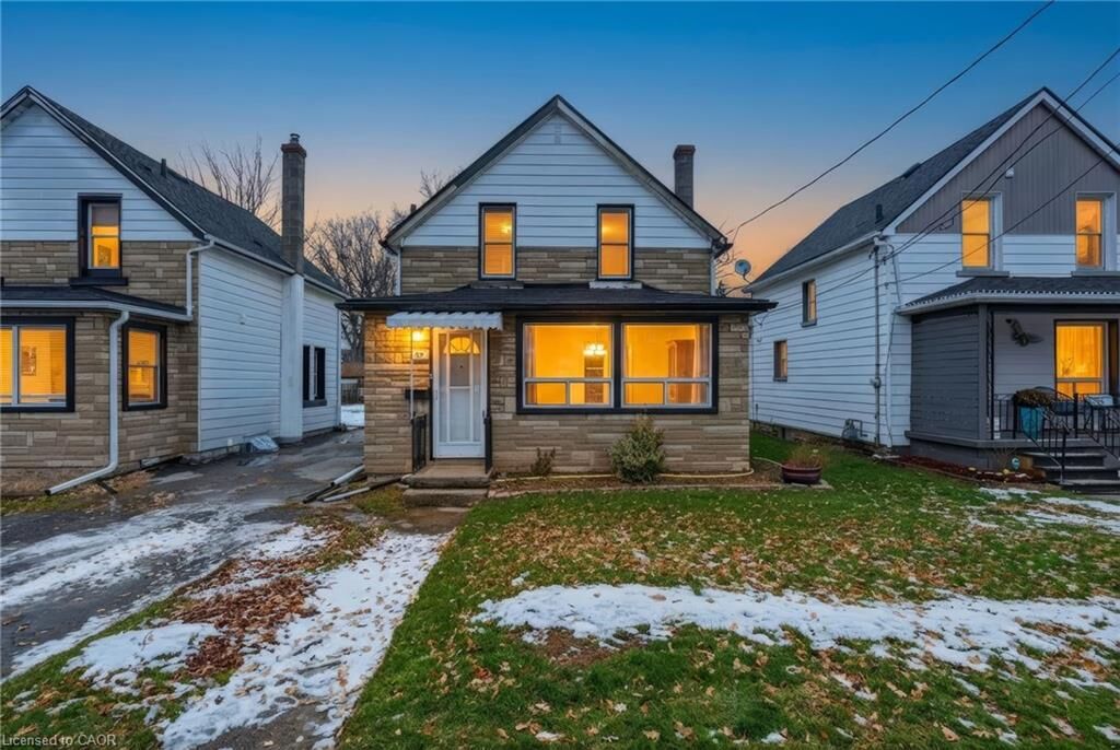 Property Photo: 20 York Street ON L3B 4A6