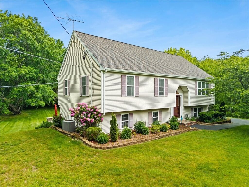 Property Photo:  474 Crescent St  MA 02333 
