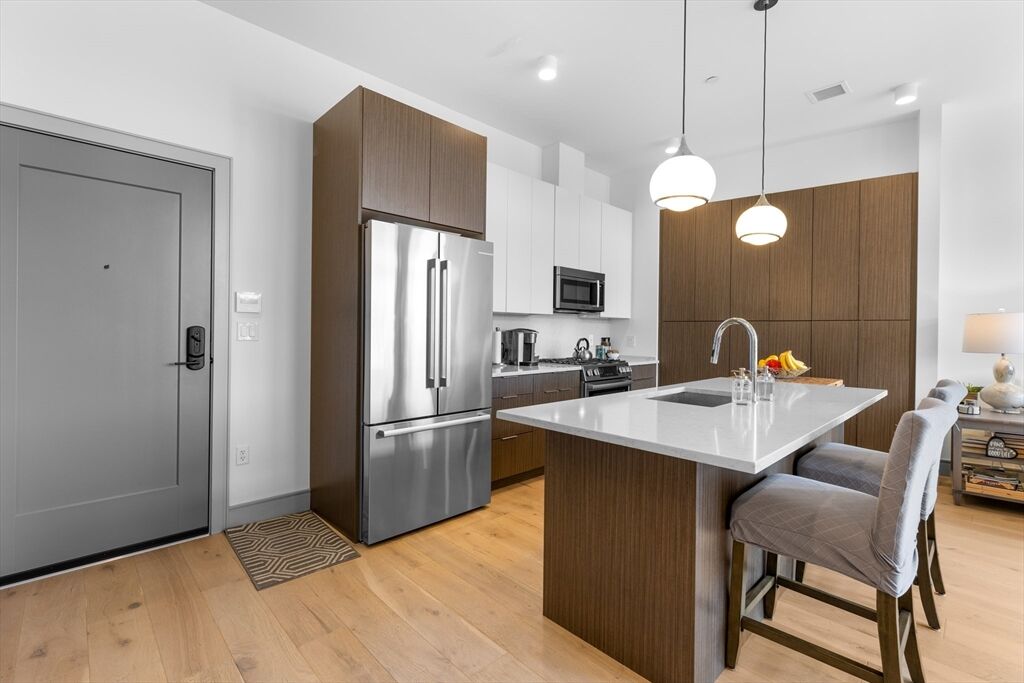 Property Photo:  101 N Beacon St 303  MA 02472 