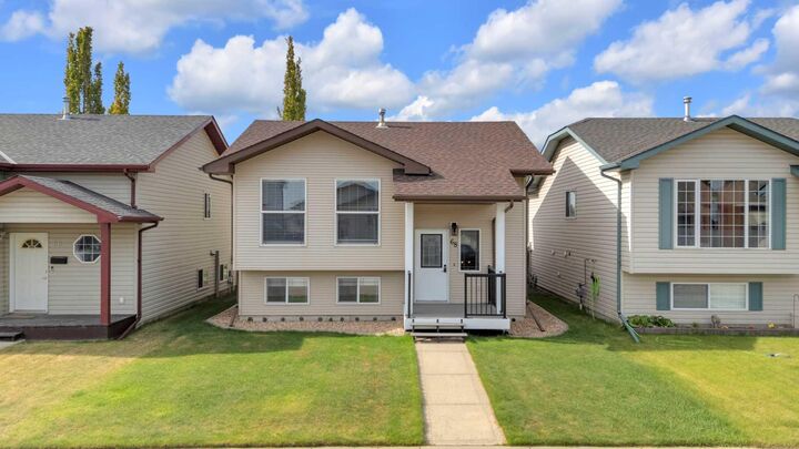Property Photo:  68 Ireland Crescent  AB T4R 3K8 