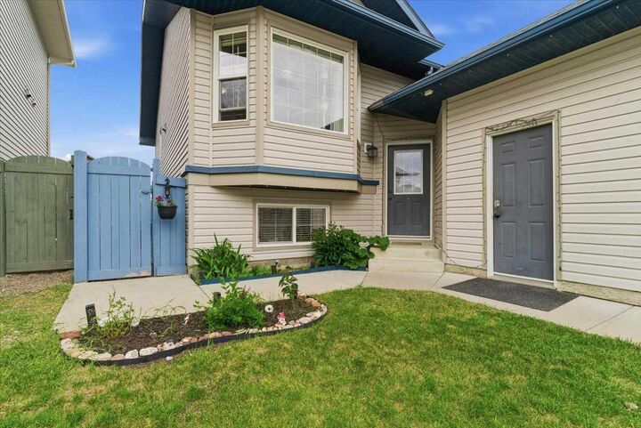 Property Photo: 11218 76 Avenue AB T8W 0G4