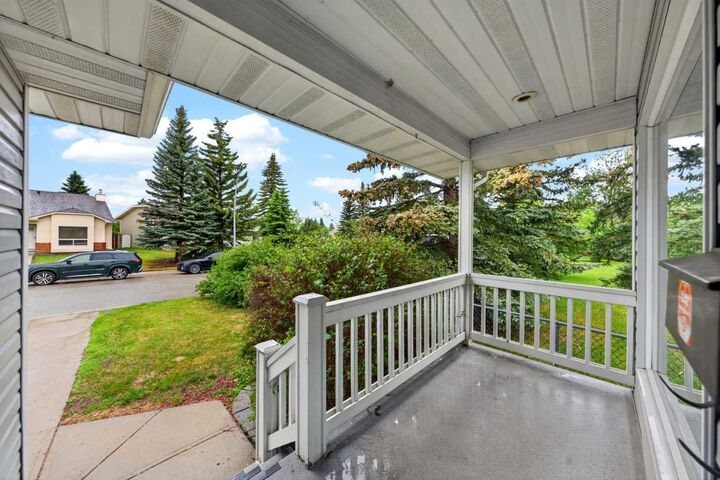 Property Photo: 28 Shawfield Way SW AB T2Y 2X9