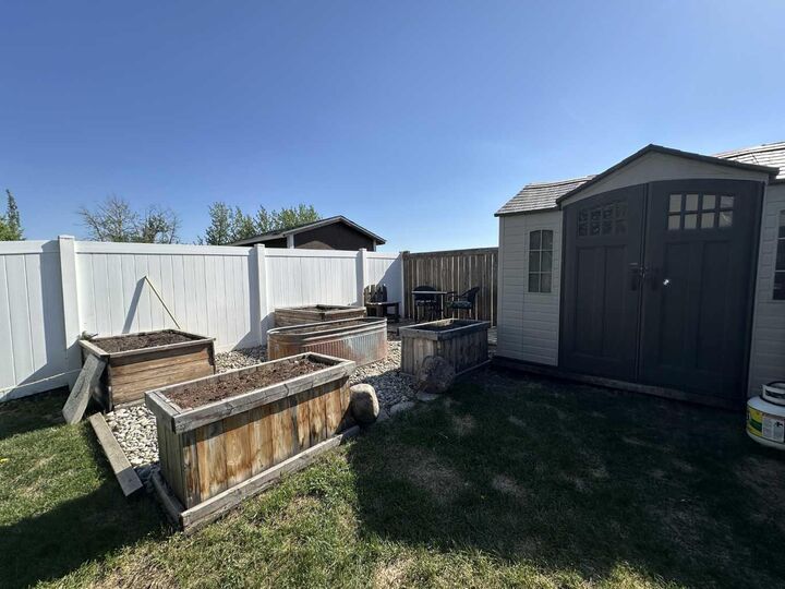 Property Photo:  6407 59 Street  AB T4J 0A2 