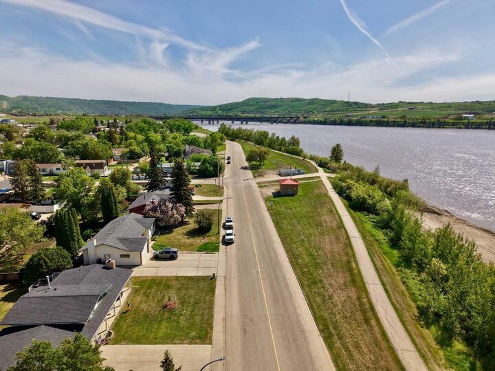Property Photo: 8301 94 Street AB T8S 1G1