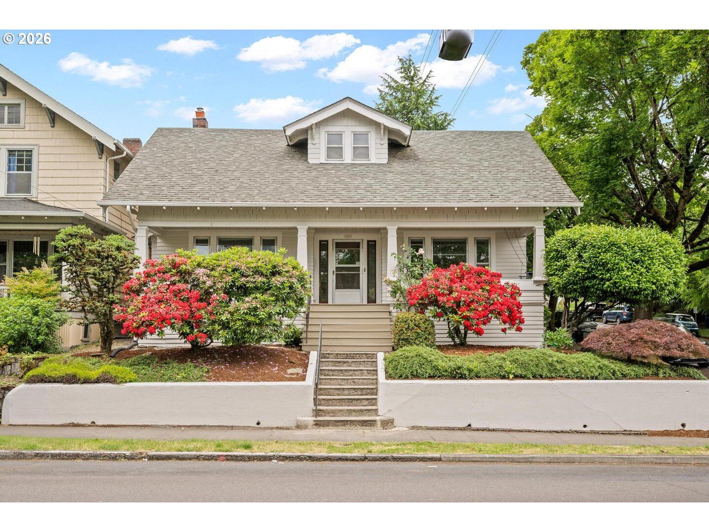 Property Photo: 3303 S Kelly Ave OR 97239