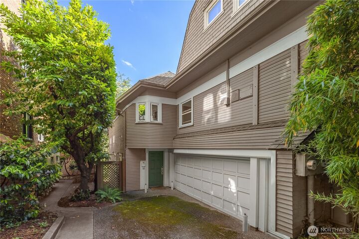 Property Photo: 111 W Kinnear Place WA 98119