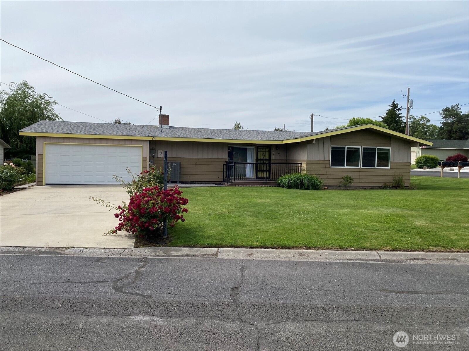 Property Photo:  19529  Braeburn Drive NW  WA 98851 