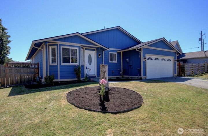Property Photo:  1206  Crystal Lane  WA 98233 