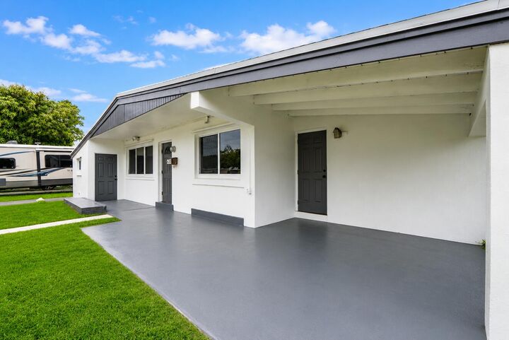 Property Photo:  620 N 66th Avenue  FL 33024 