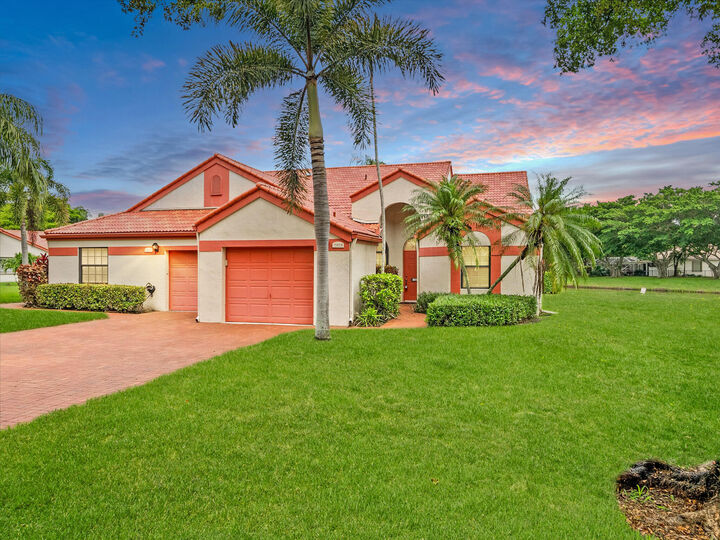 Property Photo:  7585 Lexington Club Boulevard B  FL 33446 