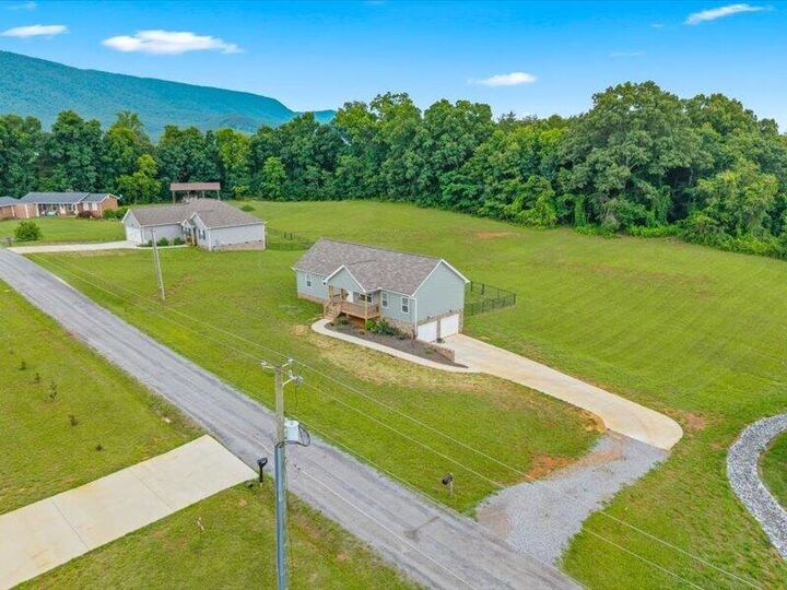 Property Photo:  120 County Road 891  TN 37331 
