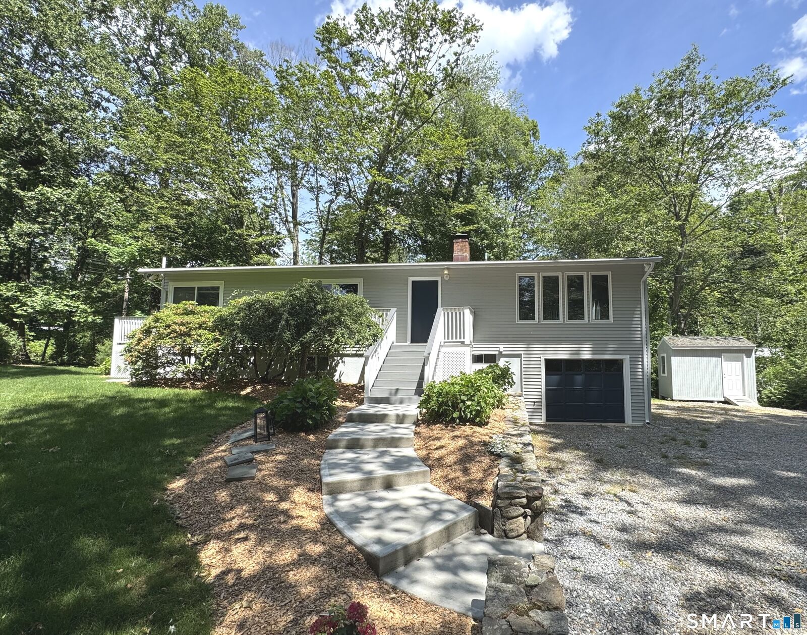 Property Photo:  5 Wakerobin Road  CT 06851 