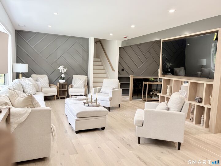 Property Photo:  33 Manor Drive  CT 06611 