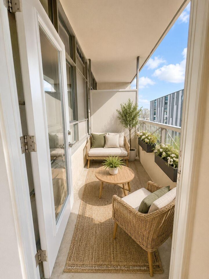 Property Photo: 5233 Dundas Street W 316 ON M9B 6M1
