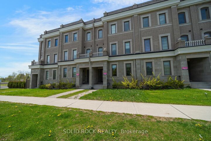 Property Photo: 9376 Bayview Avenue ON L4C 5H3