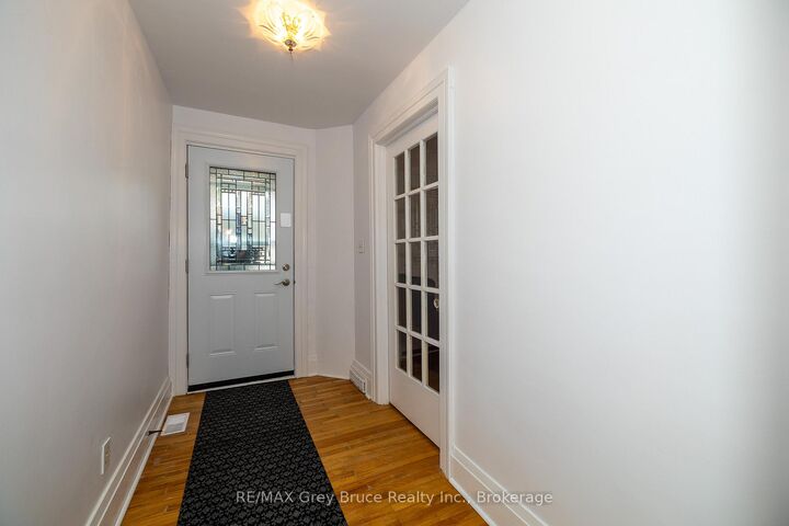 Property Photo: 1809 3rd Avenue W ON N4K 4R7