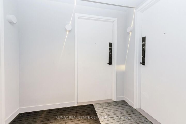 Property Photo: 3883 Quartz Road 6004 ON L5B 0M4