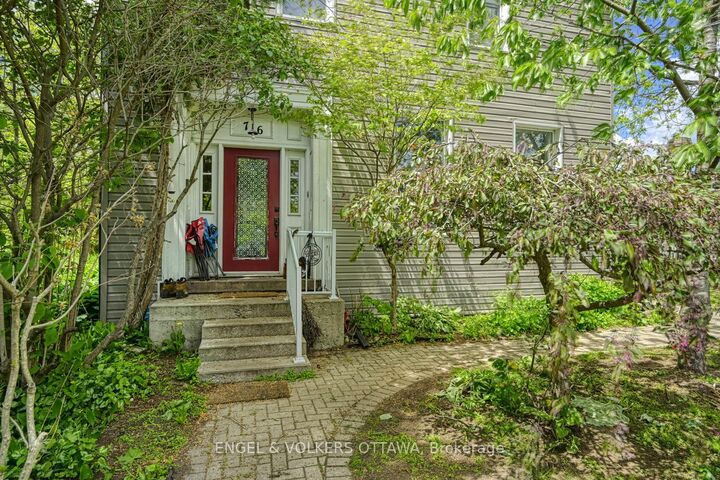 Property Photo: 716 King Street W ON K0E 1T0