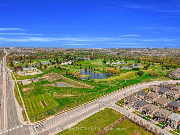 Property Photo: 24 Rising Hill Ridge ON L6Y 0C3