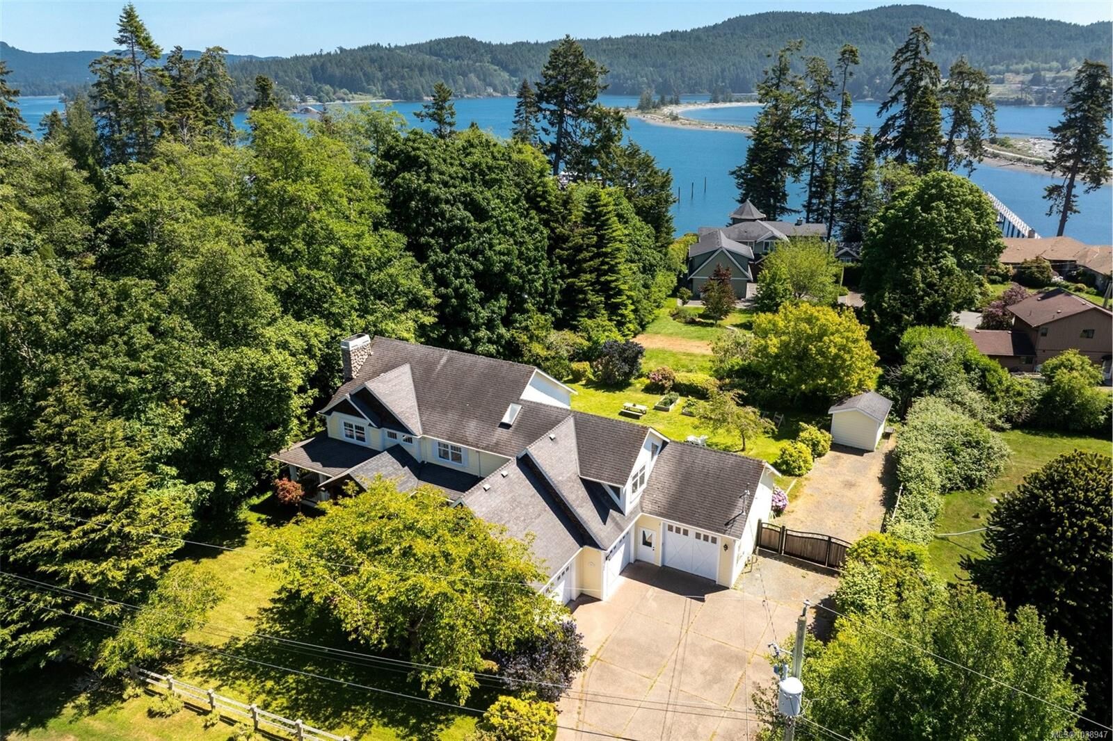 Property Photo: 1559 Dufour Rd BC V9Z 0T6