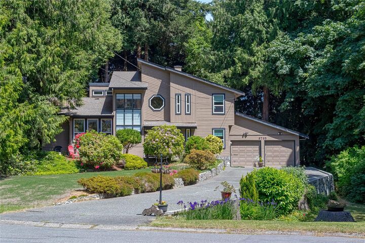 Property Photo: 8705 Nash Pl BC V8L 4G9