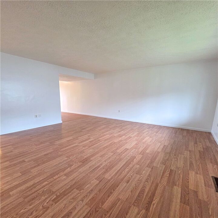 Property Photo:  126 Smith St  PA 15317 