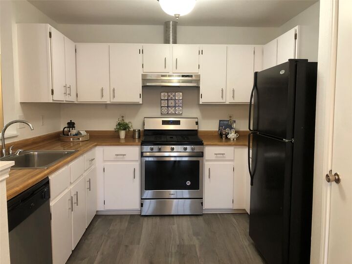 Property Photo:  1402 Byers Lane  TX 78753 