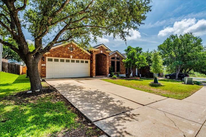 Property Photo: 2912 Lynnbrook Drive TX 78748