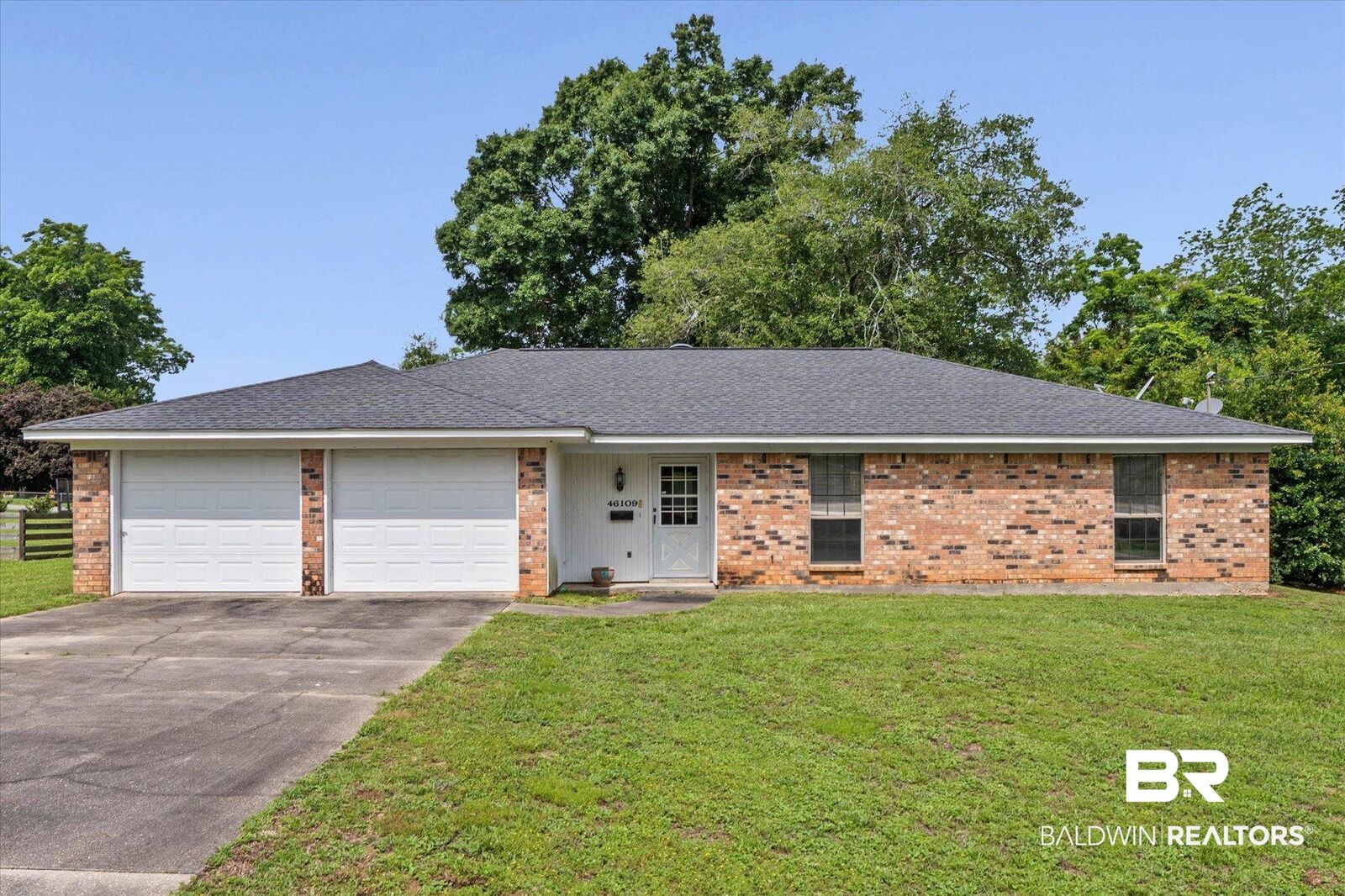 Property Photo: 46109 Dawn Circle AL 36507