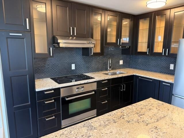 Property Photo:  6540 Burlington Avenue 303  BC V5H 4G3 