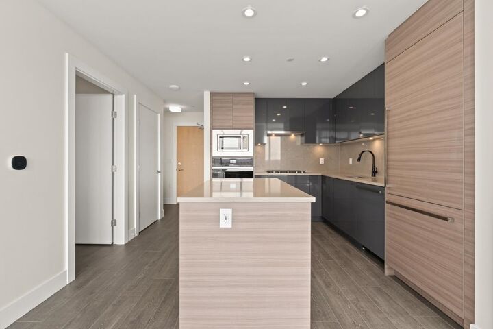 Property Photo:  3438 Sawmill Crescent 1302  BC V5S 0E3 