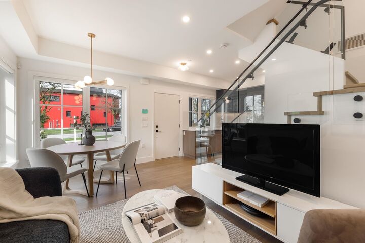 Property Photo:  550 Kaslo Street 2  BC V5K 3Z2 