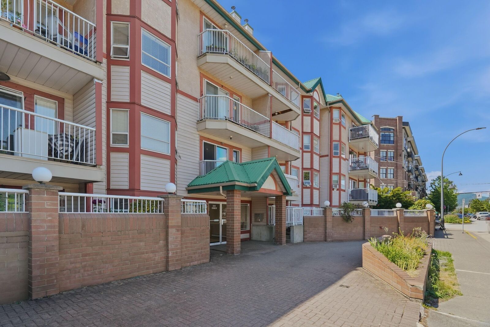 Photo de la propriété:  22661 Lougheed Highway 331  BC V2X 2V4 