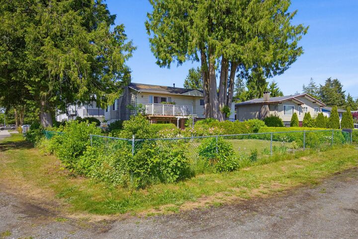 Photo de la propriété:  27039 28B Avenue  BC V4W 3A5 