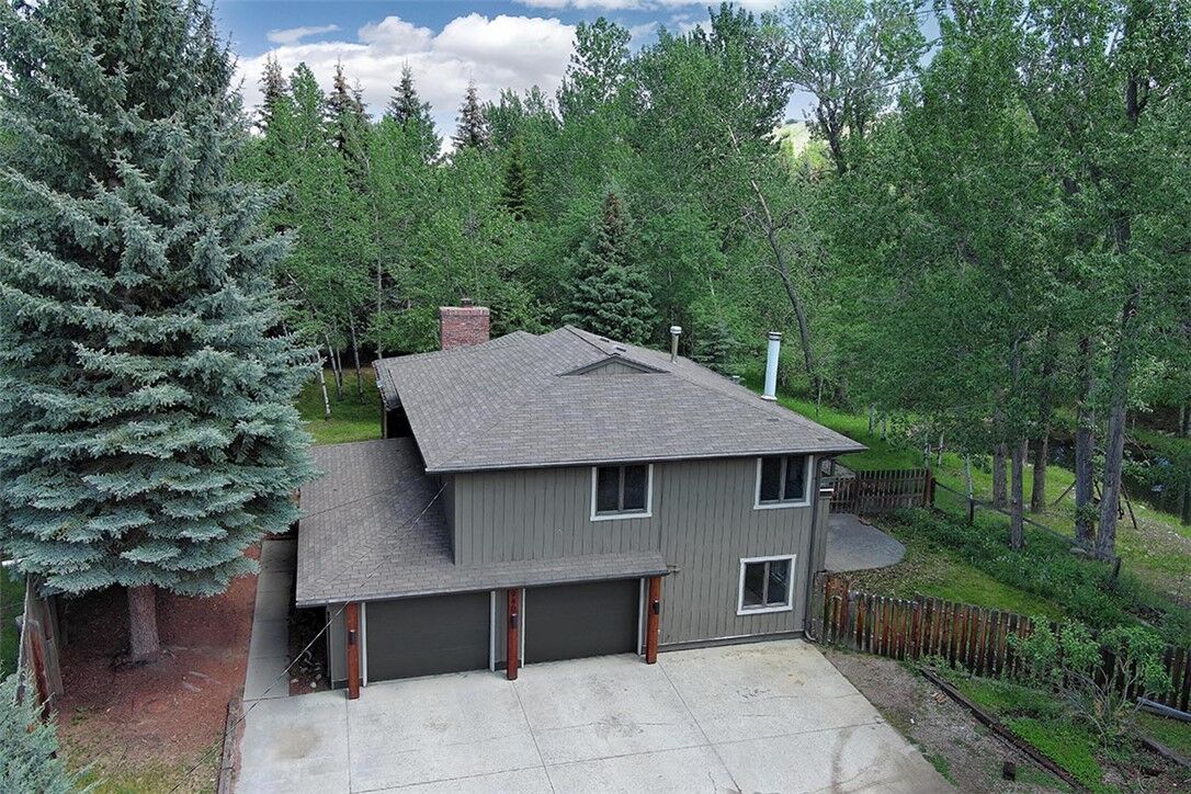 Property Photo: 940 Park Avenue S MT 59068