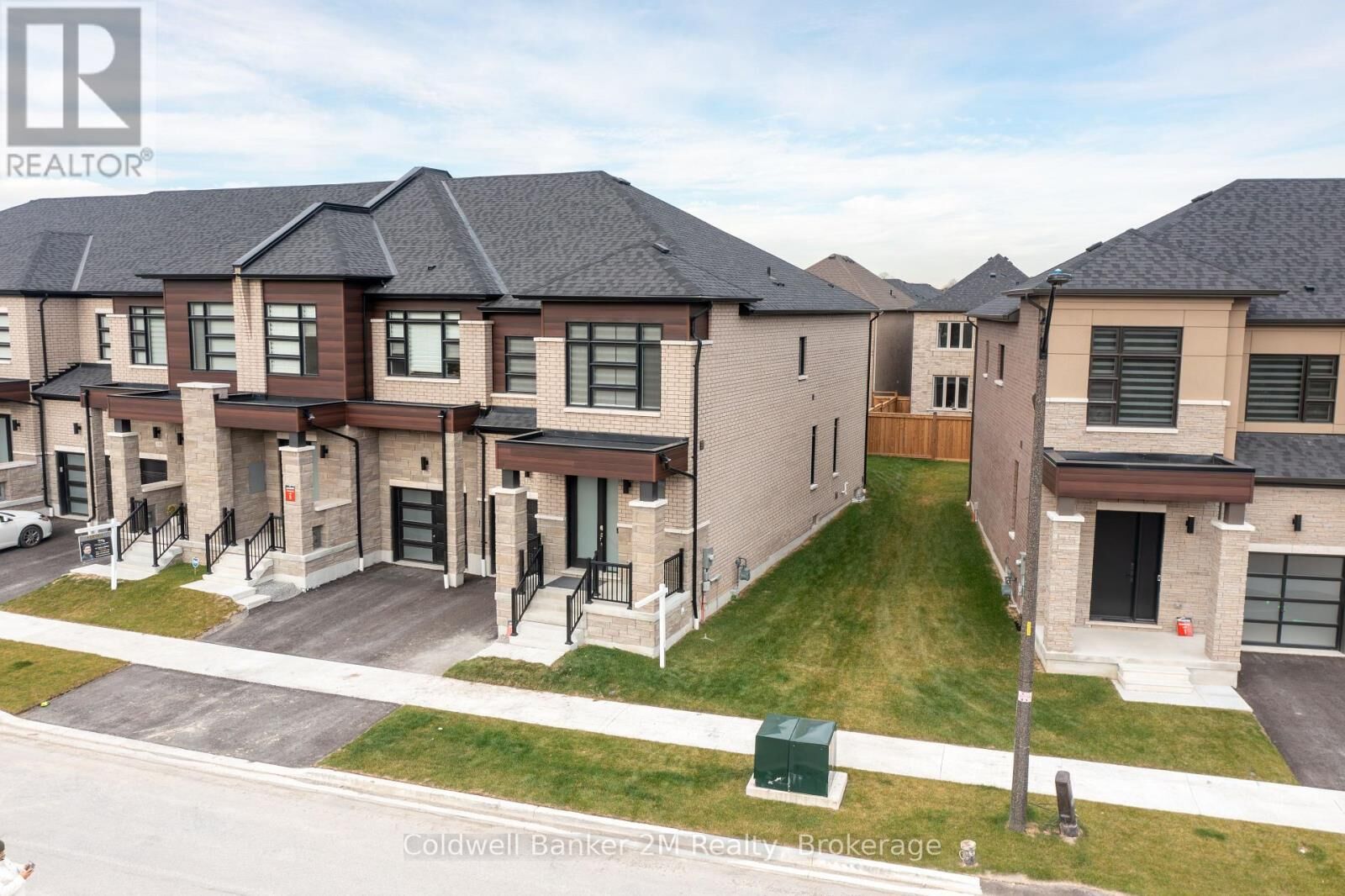 Property Photo:  136 Ogston Crescent  ON L1P 0H3 