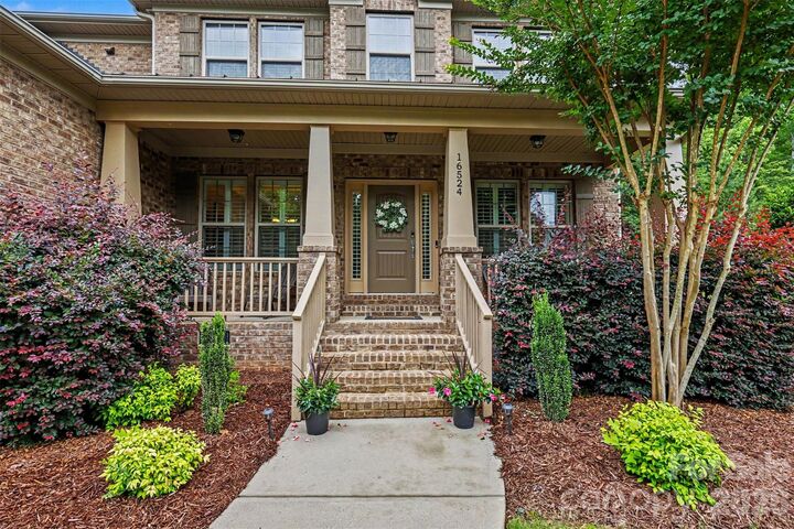 Property Photo:  16524 Crosshaven Drive  NC 28278 