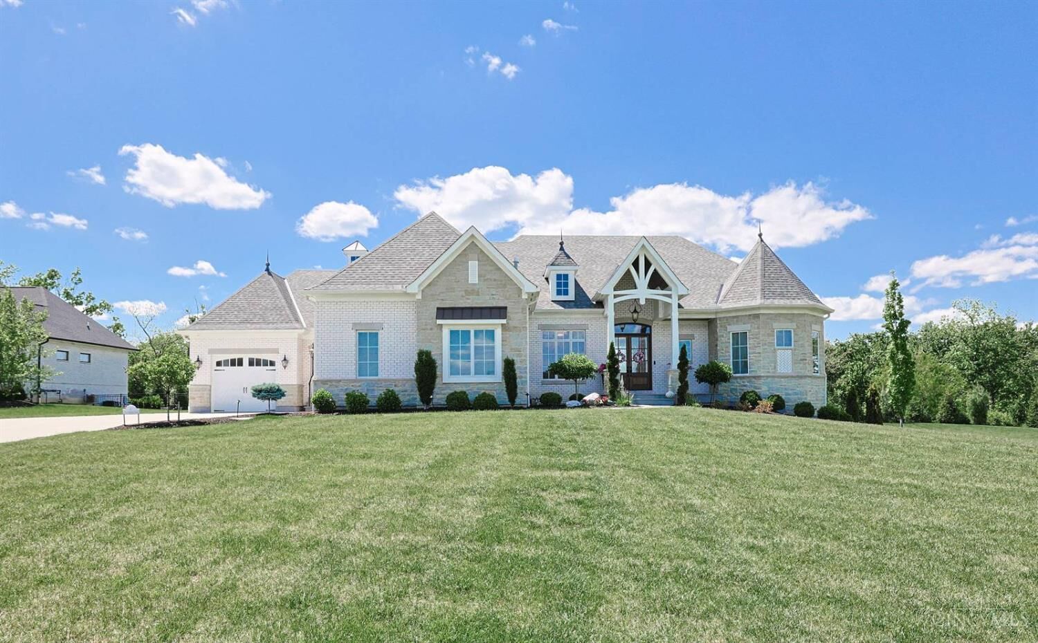 Property Photo:  5 Old Orchard Lane  OH 45242 