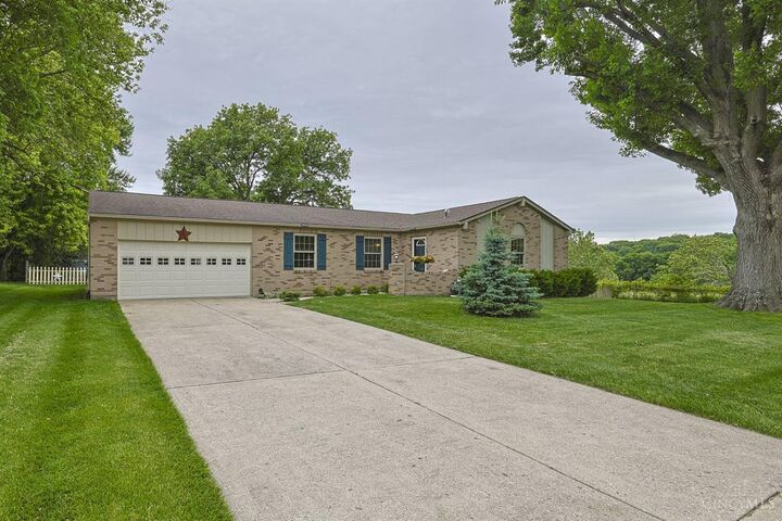 Property Photo:  2061 Edinburg Lane  OH 45014 