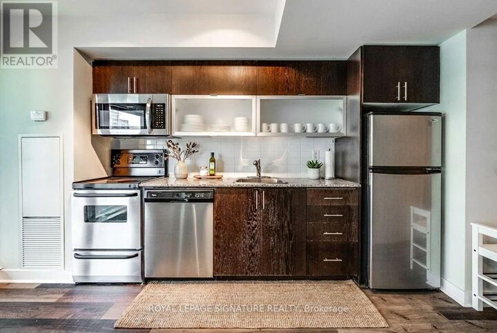 Property Photo:  80 Western Battery Road 1501  ON M6K 3S1 