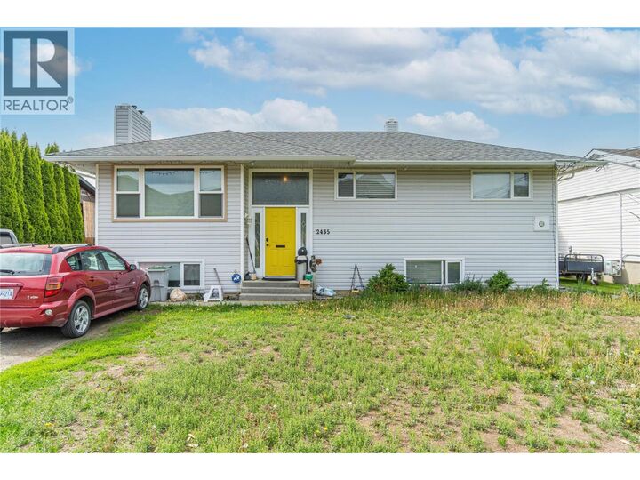 Property Photo: 2435 Young Avenue BC V2B 4M9