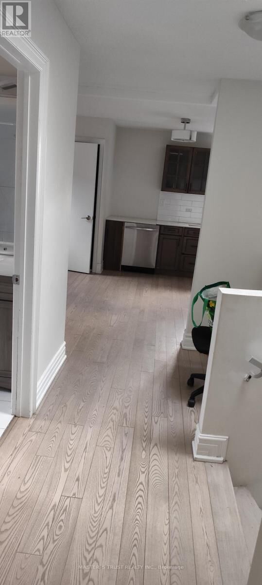 Property Photo: 40 Whitley Castle Crescent South 2nd Floor ON M1V 2P6