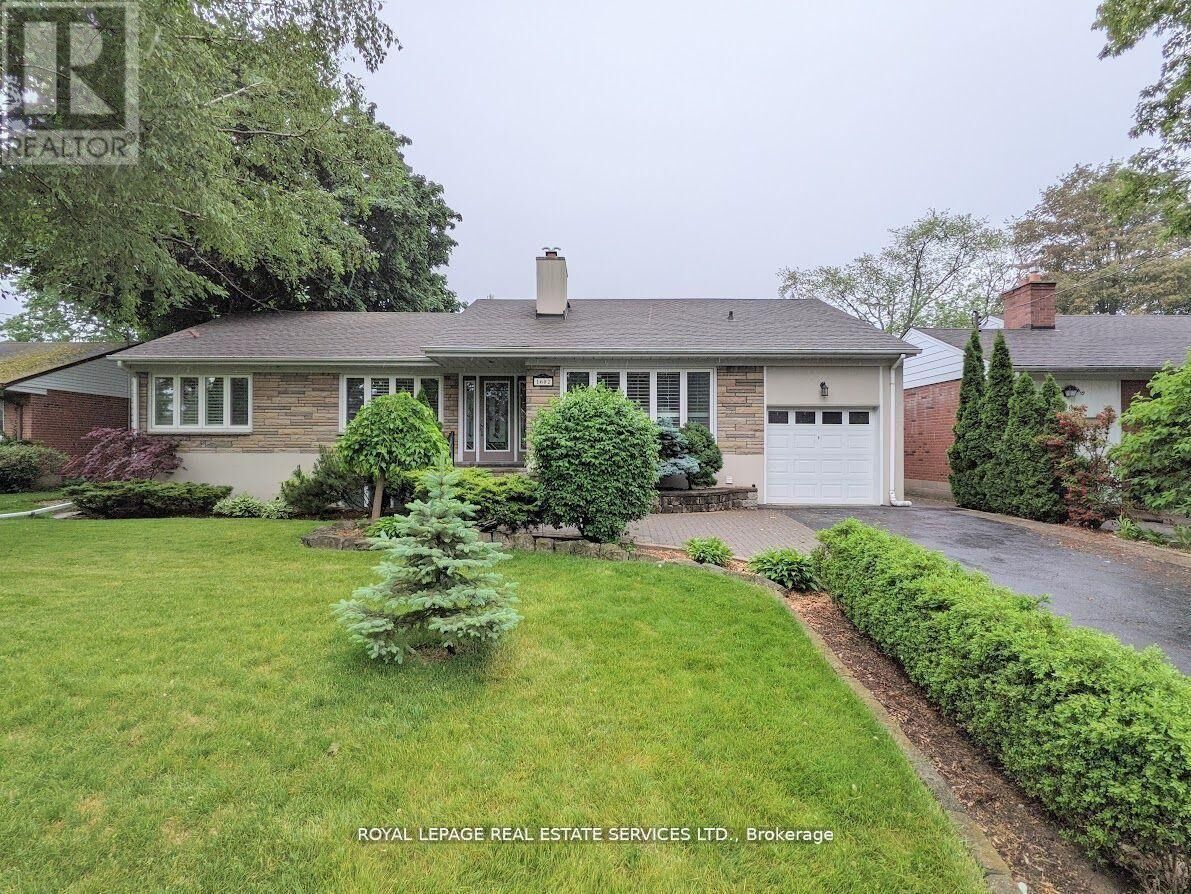 Property Photo: 1602 Lincolnshire Blvd. Boulevard ON L5E 2S7