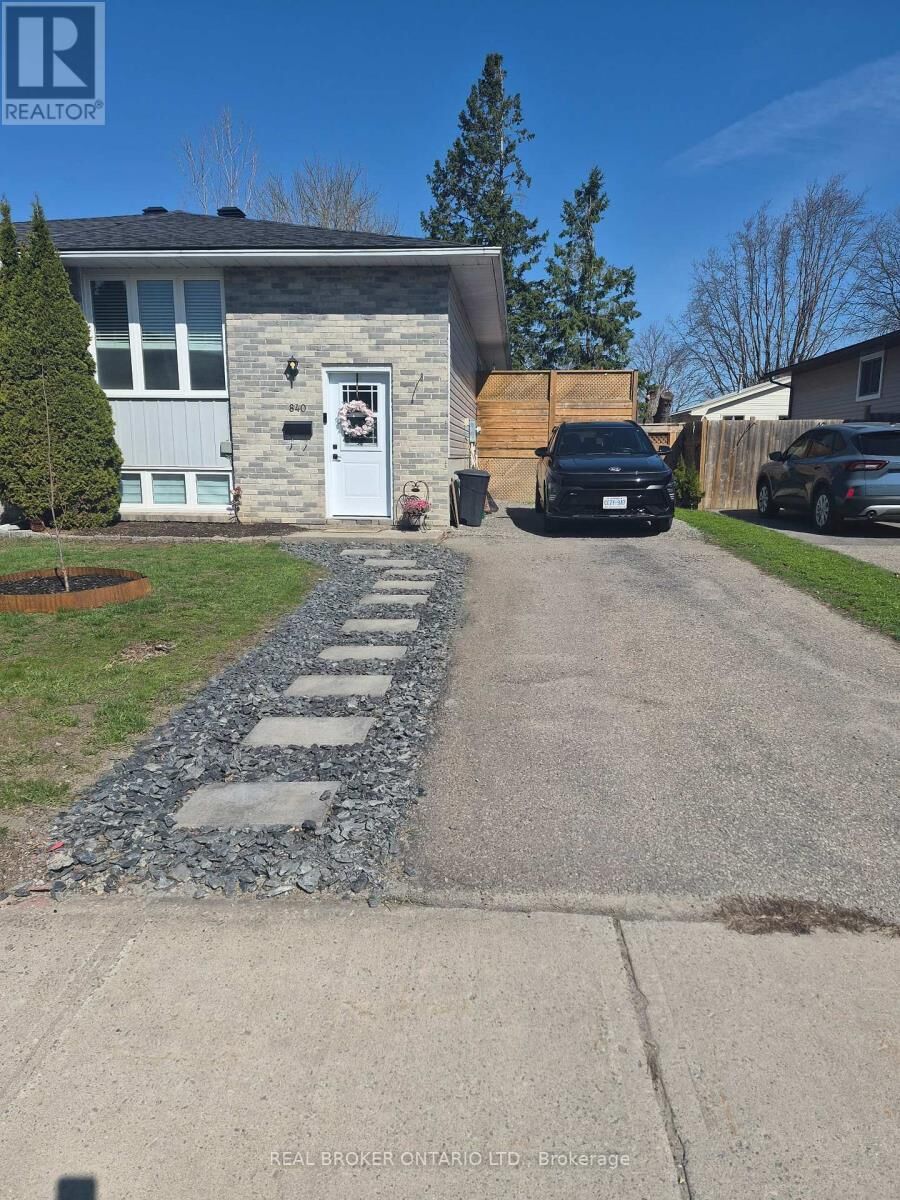 Property Photo:  840 Macodrum Drive Lower Unit  ON K6V 6H5 