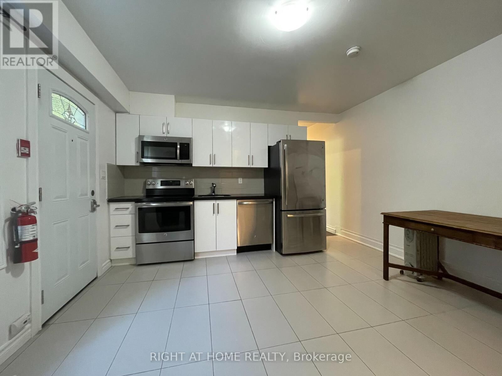 Property Photo: 95 D'Arcy Street 1 ON M5T 1J9