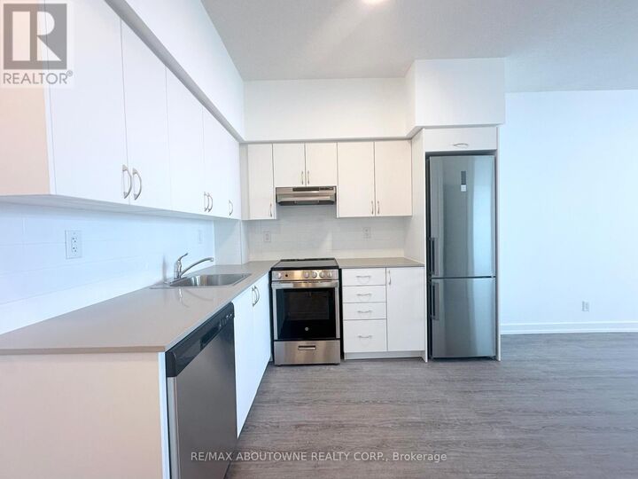Property Photo:  2 River Plate Street 1001  ON L1S 0G6 