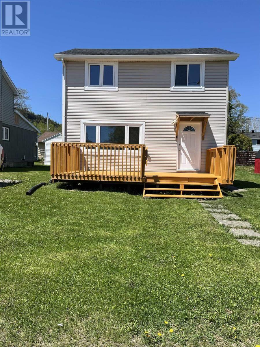 Property Photo: 5 Crutchfield Ave ON P0T 2P0
